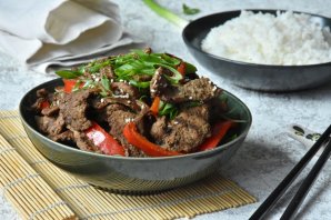 Мясо по-корейски "Пулгоги" Мясо по-корейски "Пулгоги"