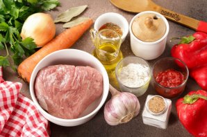 Гуляш с болгарским перцем Гуляш с болгарским перцем