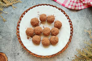 Миндальные трюфели с черносливом Миндальные трюфели с черносливом