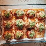 Куриные шарики в сырном соусе в духовке