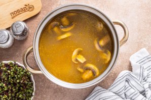 Суп с фунчозой и шампиньонами Суп с фунчозой и шампиньонами