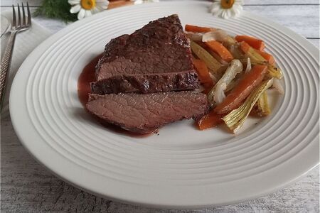 Ростбиф со сливочным маслом на овощной подушке #пушкинкулинар Ростбиф со сливочным маслом на овощной подушке #пушкинкулинар