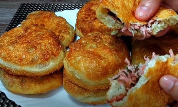 Пирожки с колбасой: так готовили бабушки ещё в советском союзе.. Муж съедает по 10 штук и не поправляется Пирожки с колбасой: так готовили бабушки ещё в советском союзе.. Муж съедает по 10 штук и не поправляется