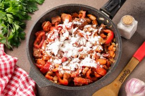 Гуляш с болгарским перцем Гуляш с болгарским перцем