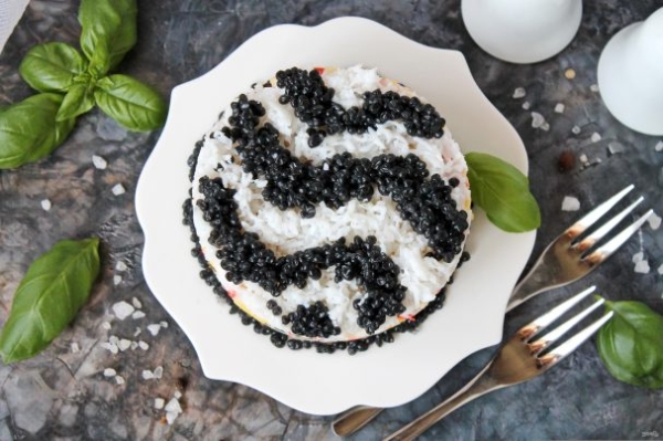 Салат "Черное море"