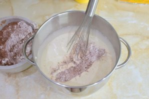 Шоколадный слоеный торт