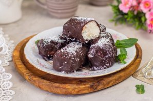 Кокосовые творожные сырки в шоколаде Кокосовые творожные сырки в шоколаде