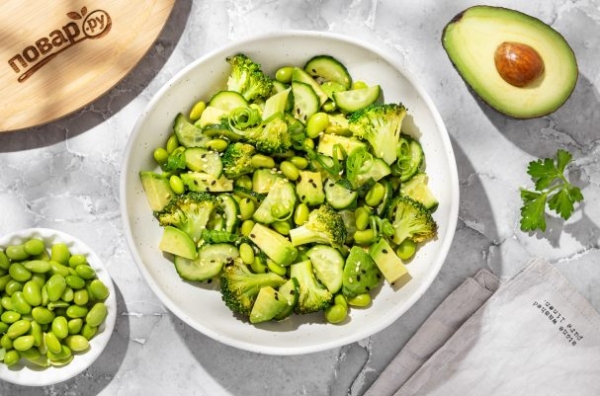 Салат с эдамаме и авокадо Салат с эдамаме и авокадо