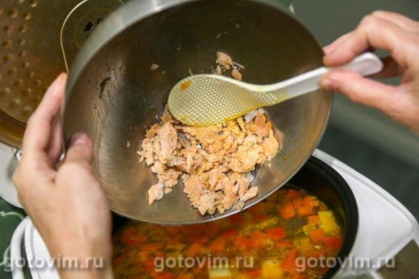 Суп из красной рыбы с манкой в мультиварке Суп из красной рыбы с манкой в мультиварке
