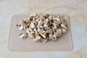 Жаркое с грибами в горшочках Жаркое с грибами в горшочках