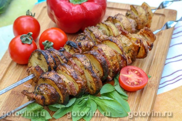 Шашлык из картофеля с салом
