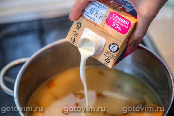 Сливочный суп велюте с лисичками