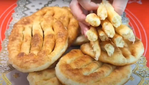 Беру картофель и манку. Пирожки теперь не готовлю, нашла рецепт проще: вкусные картофельные лепешки Беру картофель и манку. Пирожки теперь не готовлю, нашла рецепт проще: вкусные картофельные лепешки