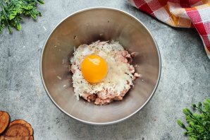 Голубцы ленивые в сметанном соусе Голубцы ленивые в сметанном соусе