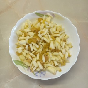 Пирог с яблоками и изюмом Пирог с яблоками и изюмом