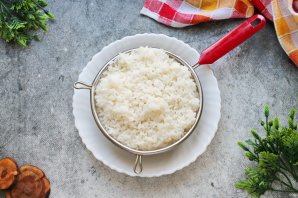 Сосиски в томатном соусе с рисом Сосиски в томатном соусе с рисом