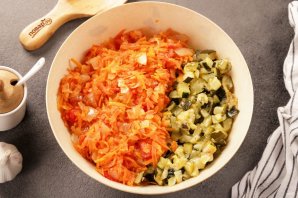 Икра из кабачков жареная Икра из кабачков жареная