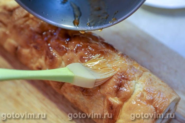 Рулет Карпатка из заварного теста с кремом и джемом