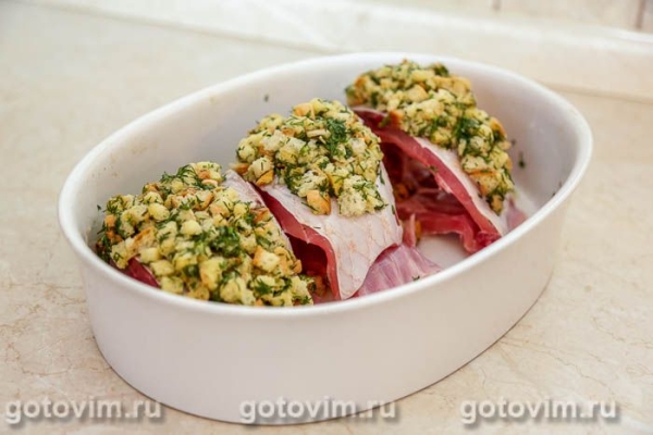 Сазан в сухарной корочке в духовке