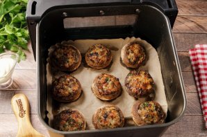 Фаршированные грибы в аэрогриле