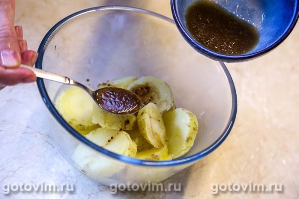 Немецкий картофельный салат с горчичной заправкой