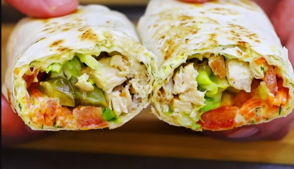 Идеальная шаурма в домашних условиях! Как приготовить её вкуснее, чем в ларьке: весь секрет в соусе Идеальная шаурма в домашних условиях! Как приготовить её вкуснее, чем в ларьке: весь секрет в соусе