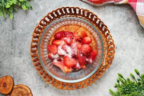 Диетический десерт из клубники Диетический десерт из клубники