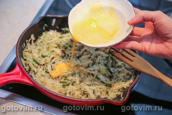 Пирог с капустой и лососем из готового слоеного теста Пирог с капустой и лососем из готового слоеного теста