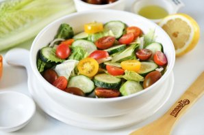 Салат с отварным тунцом