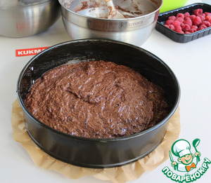Шоколадный пирог с кабачком и малиной