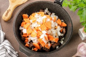 Гуляш с гречкой Гуляш с гречкой