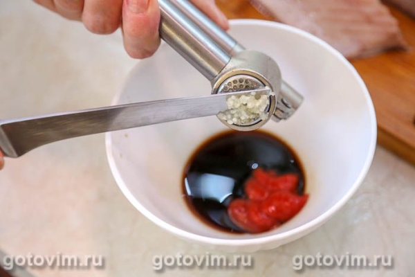 Рулет из скумбрии в духовке