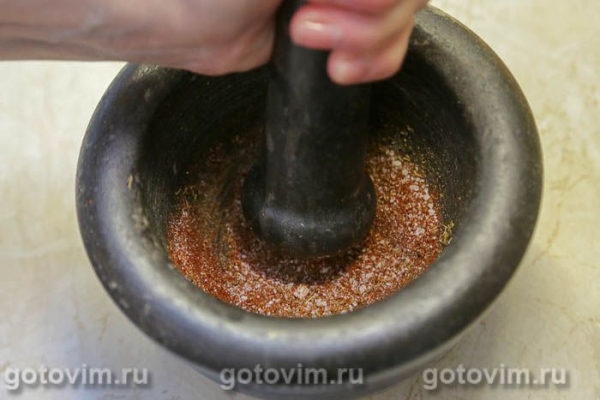 Картофель в духовке, запеченный с чили, чесноком и пряностями Картофель в духовке, запеченный с чили, чесноком и пряностями