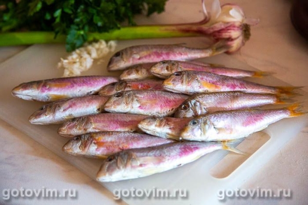 Барабулька в панировке из хлебных крошек, пармезана и зелени