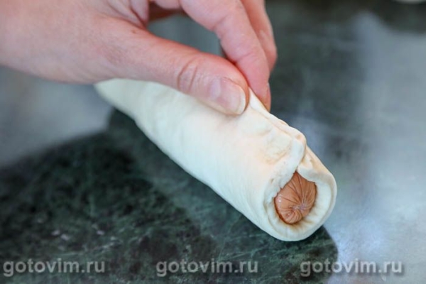 Пицца-пирог с бортиком из сосисок