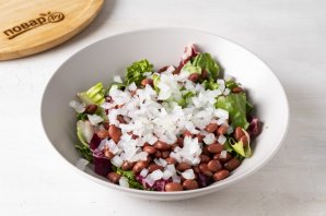 Салат с фасолью и огурцом "Пятиминутка" Салат с фасолью и огурцом "Пятиминутка"