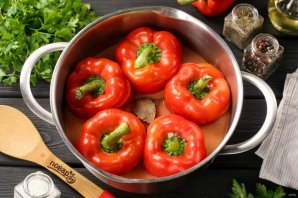 Перцы с фаршем и рисом фаршированные рецепт в кастрюле Перцы с фаршем и рисом фаршированные рецепт в кастрюле