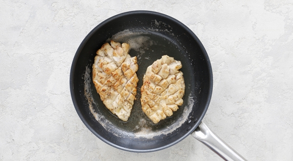 Быстрая куриная грудка в чесночно-медовом соусе, пошаговый рецепт с фото на 419 ккал Быстрая куриная грудка в чесночно-медовом соусе, пошаговый рецепт с фото на 419 ккал