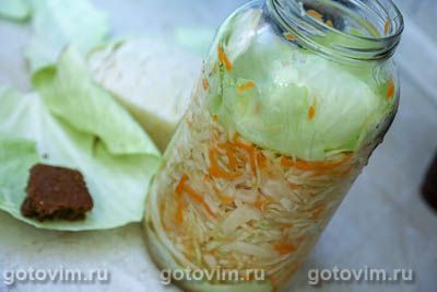 Квашеная капуста с черным хлебом Квашеная капуста с черным хлебом