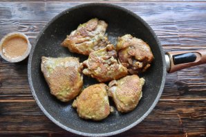 Тайский зеленый карри с курицей от Джейми Оливера Тайский зеленый карри с курицей от Джейми Оливера