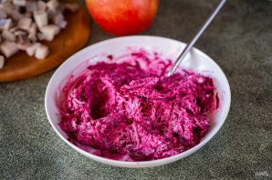 Селедка под шубой с яблоками