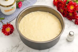 Сметанный пирог с ягодами