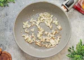 Жульен с курицей и лисичками Жульен с курицей и лисичками