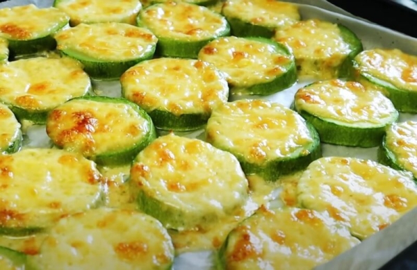 Кабачки по-новому за 15 минут. Готовлю так, когда хочется чего-то легкого, но сытного Кабачки по-новому за 15 минут. Готовлю так, когда хочется чего-то легкого, но сытного