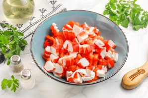 Cалат "Красное море" с крабовыми палочками Cалат "Красное море" с крабовыми палочками