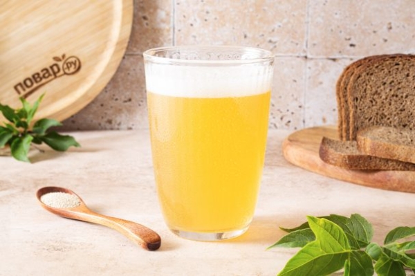 Домашний квас из черного хлеба на сухих дрожжах Домашний квас из черного хлеба на сухих дрожжах