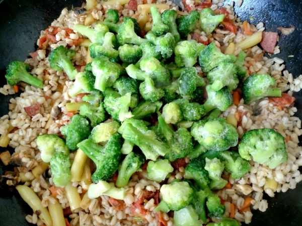 Перловка с овощами и грибами