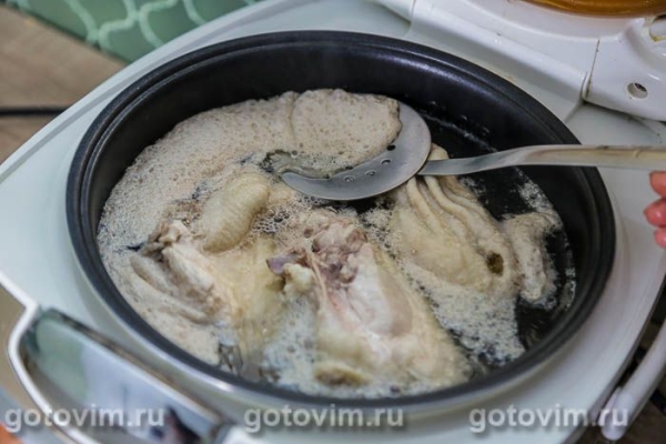 Куриный суп с корневым сельдереем в мультиварке 