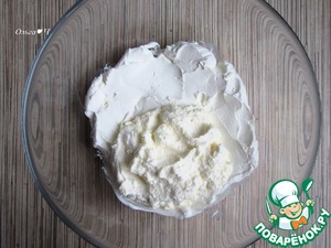 Белковый бисквитный рулет с хурмой Белковый бисквитный рулет с хурмой