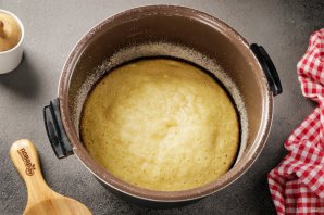 Манник на кефире в мультиварке